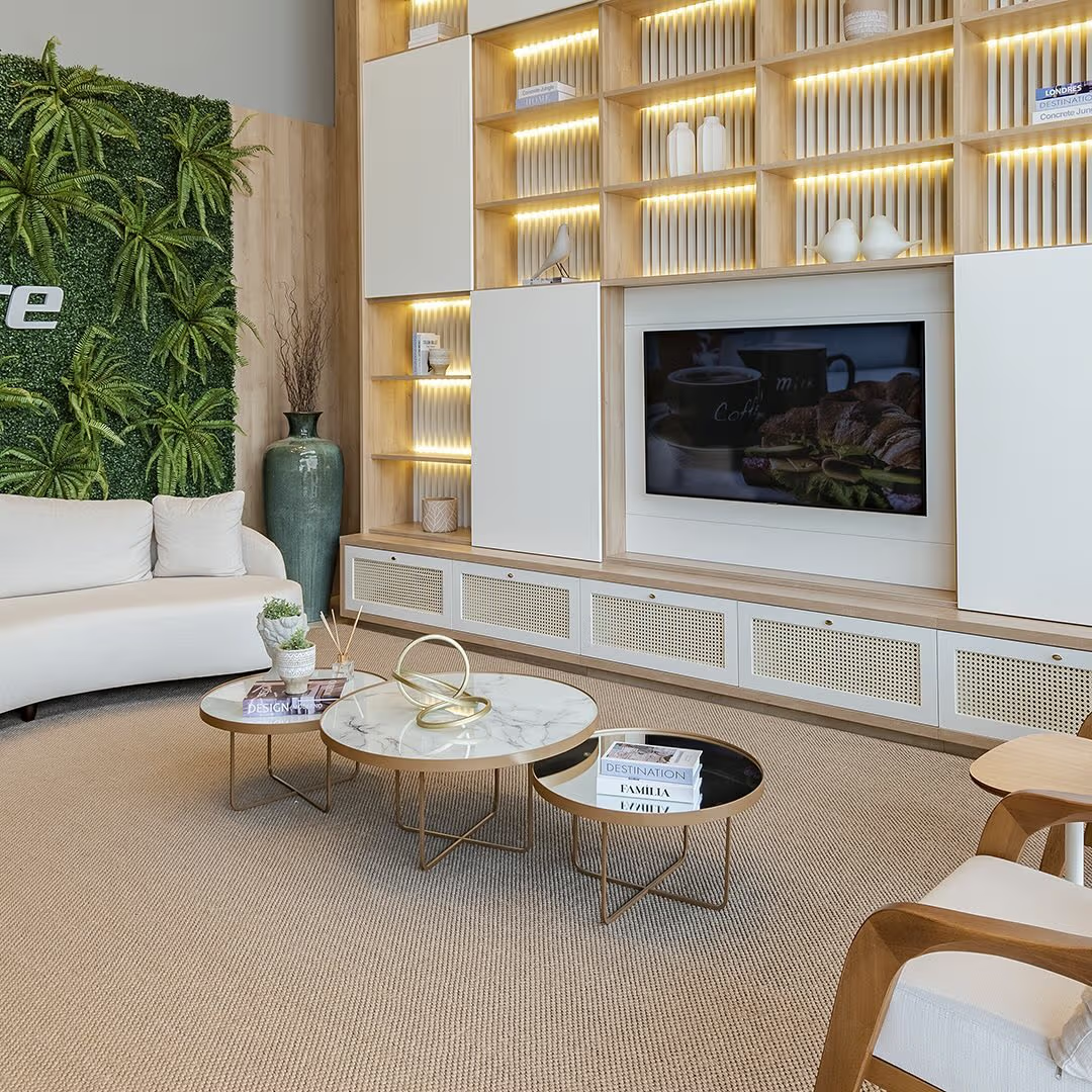 Sala de estar premium com entertainment center - móveis planejados Criare